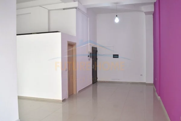 Qera, Ambient Biznesi , Unaza e Re