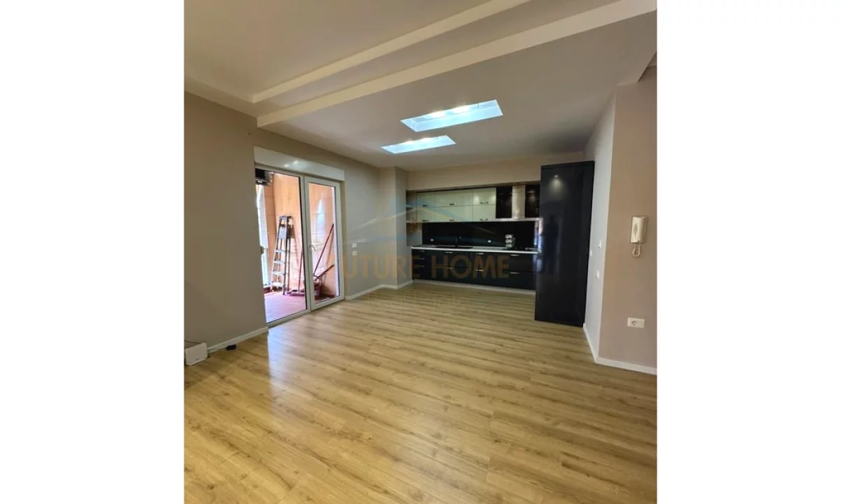 Shtepi me qera Shtepi Private ne Tirane, 2+1, Mobilimi E mobiluar, Pagesa 1,500  Euro.