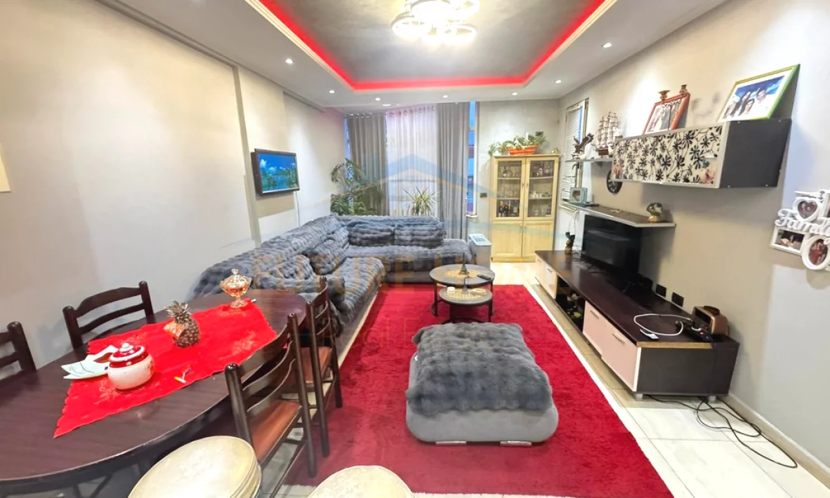 Shtepi me qera Apartament ne Tirane, 2+1, Mobilimi E mobiluar, Pagesa 200,000  Euro.