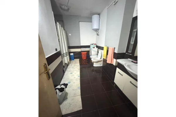 Shtepi me qera Apartament ne Tirane, 2+1, Mobilimi E mobiluar, Pagesa 200,000  Euro.