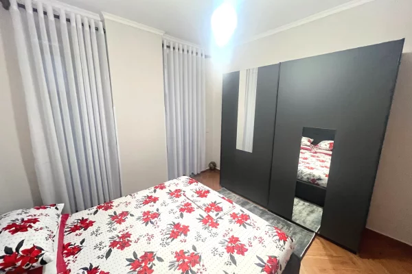 Shtepi me qera Apartament ne Tirane, 1+1, Mobilimi E mobiluar, Pagesa 45,000  Leke.