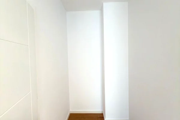 Shtepi ne shitje Apartament ne Tirane, 2+1, Mobilimi E mobiluar, Pagesa 148,999  Euro.