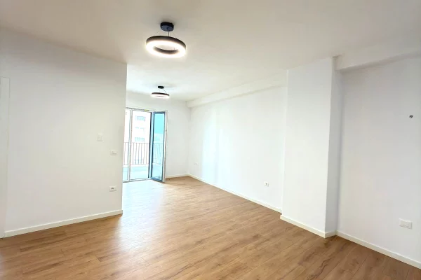 Shtepi ne shitje Apartament ne Tirane, 2+1, Mobilimi E mobiluar, Pagesa 148,999  Euro.