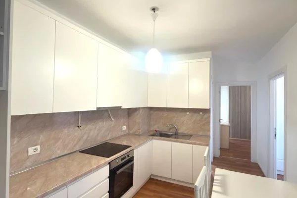 Shtepi me qera Apartament ne Tirane, 2+1, Mobilimi E mobiluar, Pagesa 60,000  Leke.