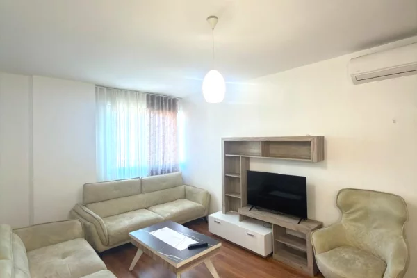 Shtepi me qera 2+1 ne Tirane - 60,000 Leke