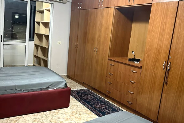 Shtepi me qera Apartament ne Tirane, 2+1, Mobilimi E mobiluar, Pagesa 60,000  Leke.