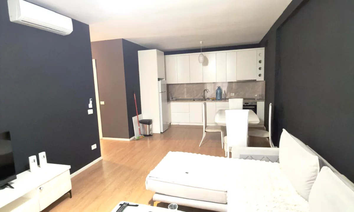 Shtepi me qera Apartament ne Tirane, 2+1, Mobilimi E mobiluar, Pagesa 60,000  Leke.