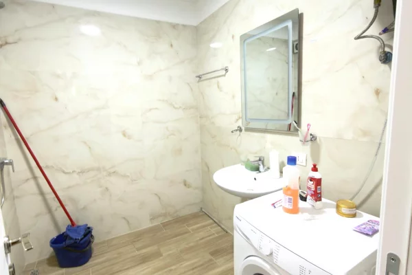 Shtepi me qera Apartament ne Tirane, 2+1, Mobilimi E mobiluar, Pagesa 60,000  Leke.