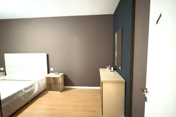 Shtepi me qera Apartament ne Tirane, 2+1, Mobilimi E mobiluar, Pagesa 60,000  Leke.