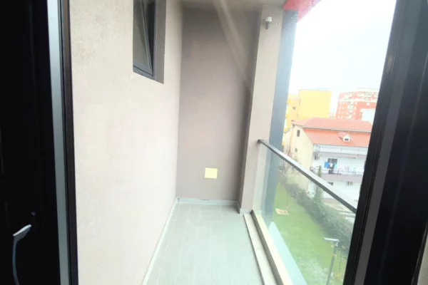 Shtepi me qera Apartament ne Tirane, 2+1, Mobilimi E mobiluar, Pagesa 60,000  Leke.