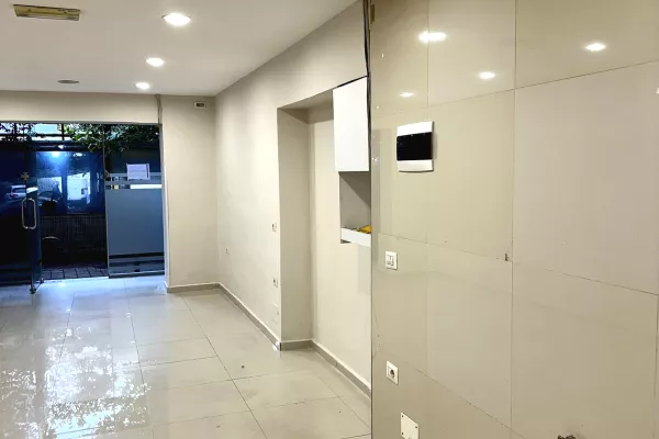 Ambient biznesi me qera 1+1 ne Tirane - 50,000 Leke