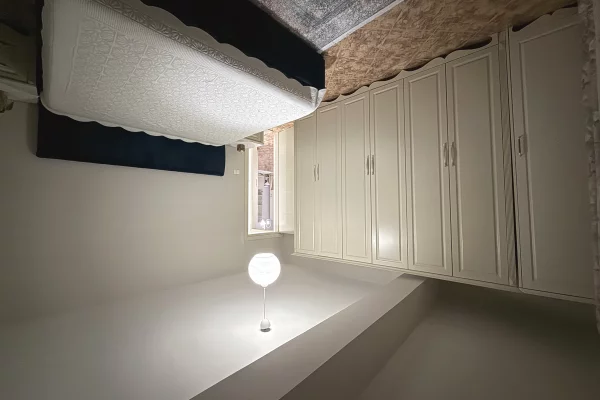 Shtepi ne shitje Apartament ne Tirane, 2+1, Mobilimi E mobiluar, Pagesa 264,500  Euro.