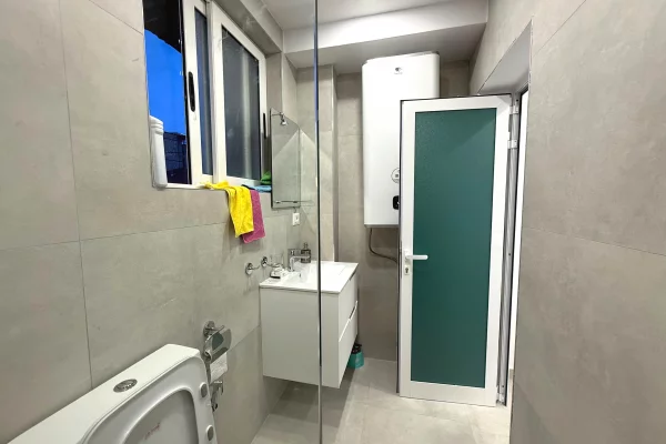 Shtepi me qera Apartament ne Tirane, 2+1, Mobilimi E mobiluar, Pagesa 650  Euro.