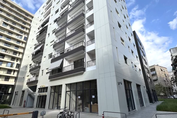 Ambient biznesi me qera 3+1 ne Tirane - 900 Euro