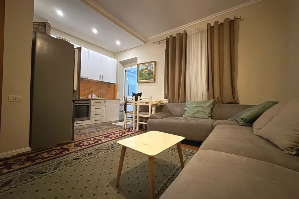 Shtepi me qera 2+1 ne Tirane - 750 Euro