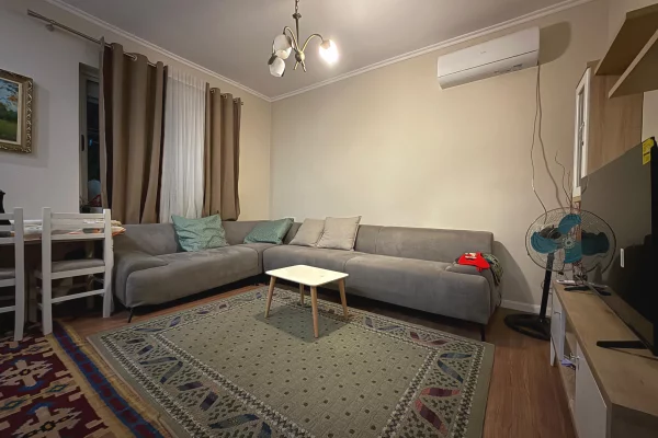 Shtepi me qera 2+1 ne Tirane - 750 Euro