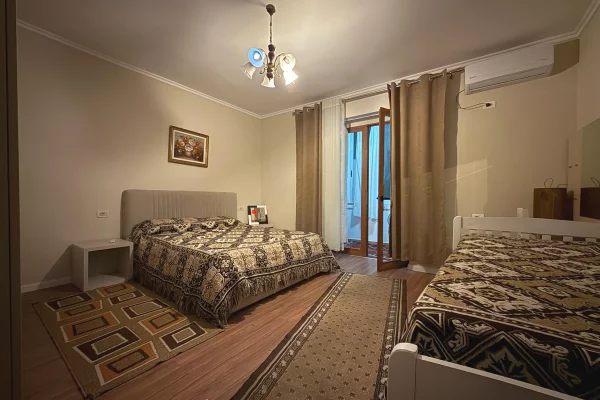 Shtepi me qera Apartament ne Tirane, 2+1, Mobilimi E mobiluar, Pagesa 750  Euro.
