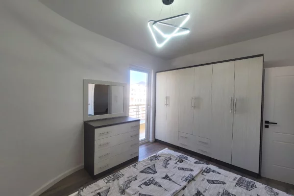 Shtepi ne shitje Apartament ne Tirane, 1+1, Mobilimi E mobiluar, Pagesa 115,000  Euro.