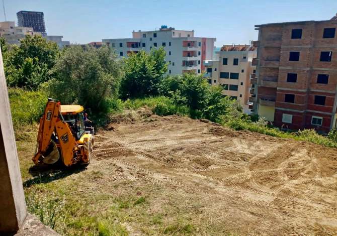Truall ose Toke  ne Durres - 57,000 Euro