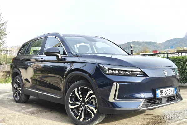 Makina ne shitje  ne Tirane - 18,000 Euro