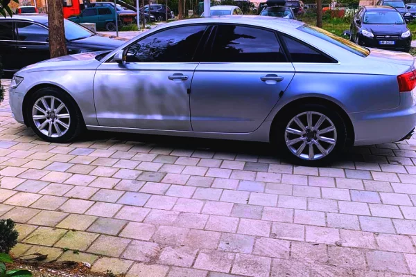 Makina ne shitje ne Vlore - 7,499 Euro
