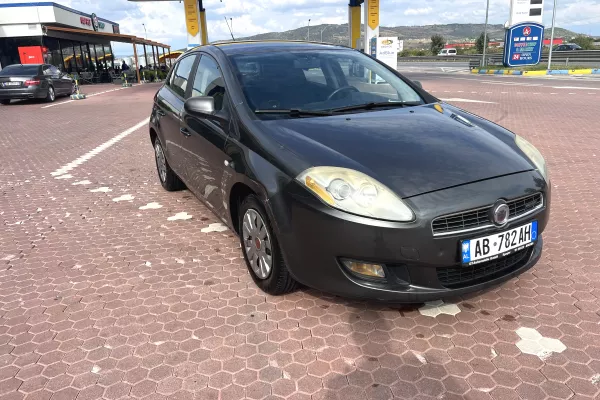 Makina ne shitje ne Lushnje, Fiat, 2007 Diesel,Kambio Manual Pagesa 2,000  Euro.