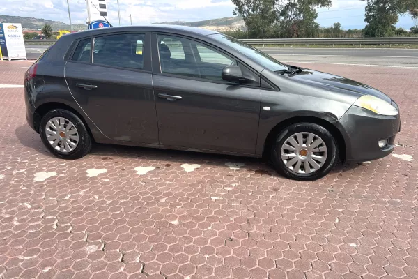 Makina ne shitje ne Lushnje, Fiat, 2007 Diesel,Kambio Manual Pagesa 2,000  Euro.