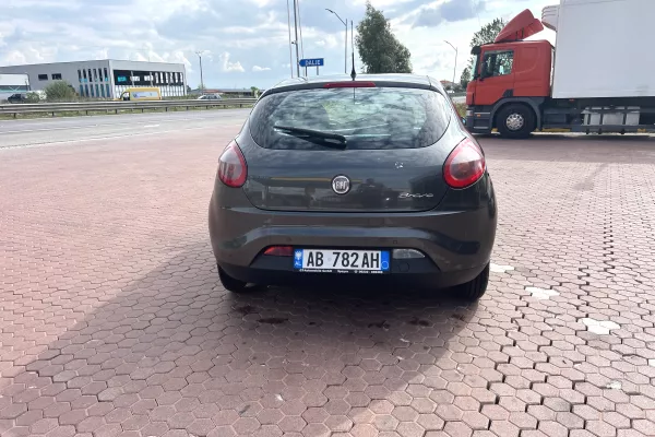 Makina ne shitje ne Lushnje, Fiat, 2007 Diesel,Kambio Manual Pagesa 2,000  Euro.