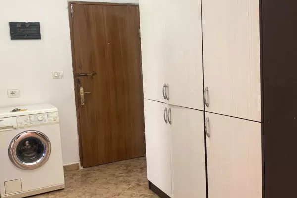 Shtepi me qera Apartament ne Tirane, 1+1, Mobilimi E mobiluar, Pagesa 30,000  Leke.
