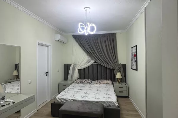 Shtepi me qera Apartament ne Tirane, 3+1, Mobilimi E mobiluar, Pagesa 1,050  Euro.