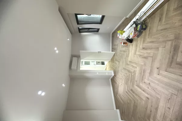 Shtepi me qera 2+1 ne Tirane - 1,250 Euro