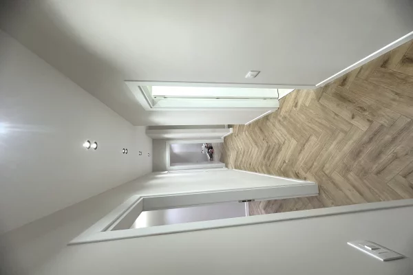 Shtepi me qera Apartament ne Tirane, 2+1, Mobilimi Bosh, pa mobiluar, Pagesa 1,100  Euro.