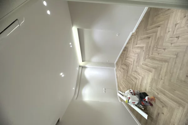 Shtepi me qera Apartament ne Tirane, 2+1, Mobilimi Bosh, pa mobiluar, Pagesa 1,100  Euro.