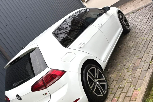 Makina ne shitje ne Tirane - 11,500 Euro