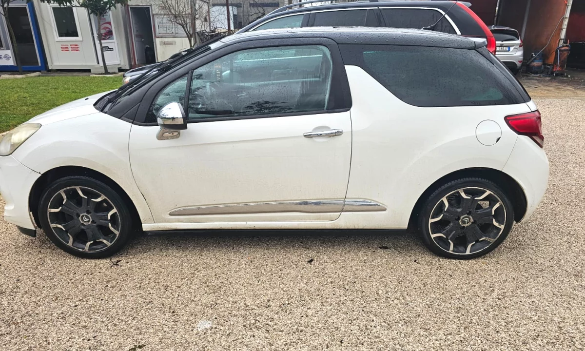 Makina ne shitje ne Tirane, Citroen, 2010 Benzine,Kambio Manual Pagesa 3,500  Euro.