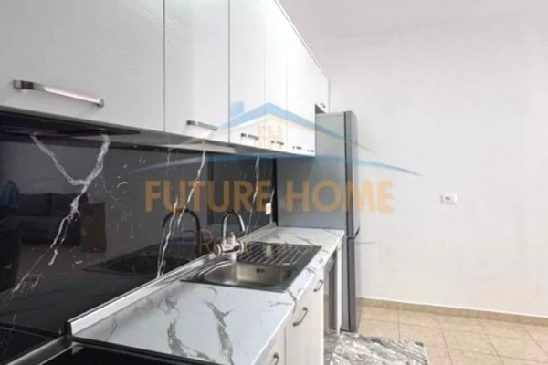 Shtepi me qera 2+1 ne Tirane - 650 Euro