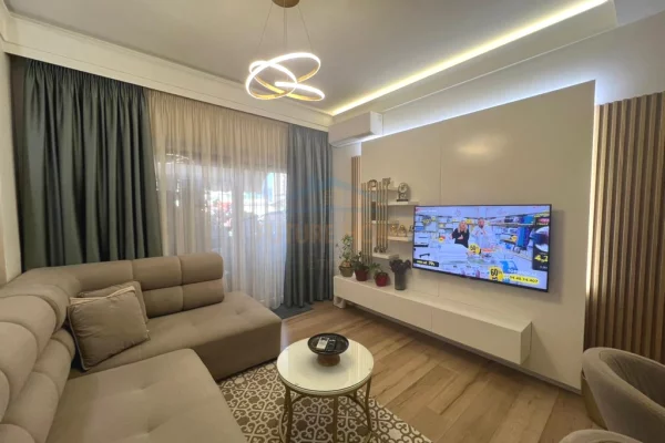 Shtepi ne shitje 2+1 ne Tirane - 250,000 Euro