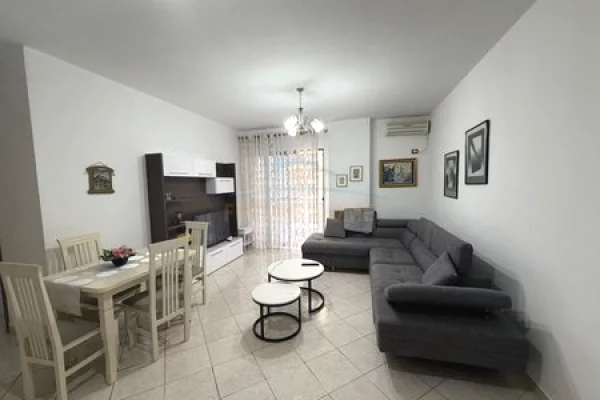 Shtepi me qera 2+1 ne Tirane - 500 Euro