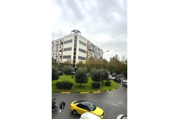 Ambient biznesi me qera 3+1 ne Tirane - 7,000 Euro