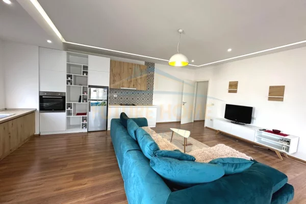 Shtepi me qera 2+1 ne Tirane - 60,000 Leke