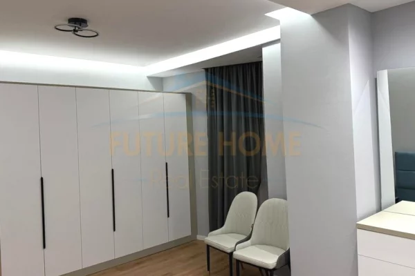 Shtepi me qera 2+1 ne Tirane - 1,300 Euro