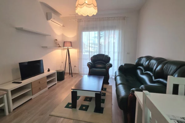 Shtepi me qera 1+1 ne Tirane - 60,000 Leke