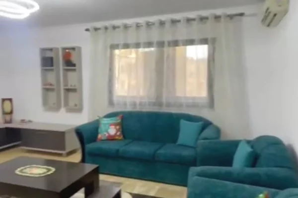 Shtepi ne shitje Apartament ne Tirane, 2+1, Mobilimi Pjeserisht e mobiluar, Pagesa 196,000  Euro.