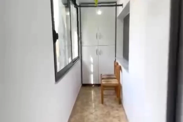 Shtepi ne shitje Apartament ne Tirane, 2+1, Mobilimi Pjeserisht e mobiluar, Pagesa 196,000  Euro.