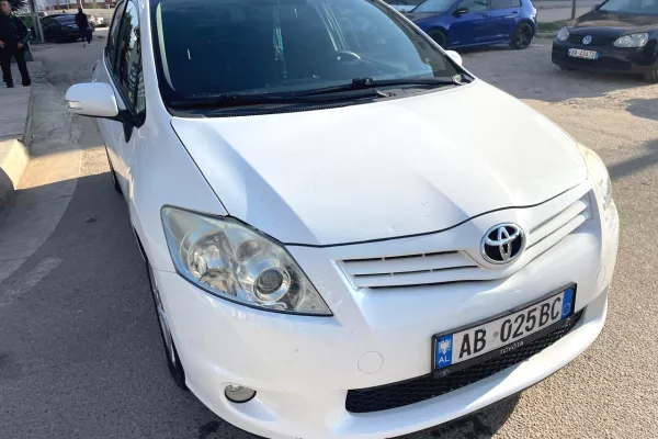 Cars for sale in Tirana, Toyota, 2011 Diesel,Kambio Manual Payment 5,900  Euro.