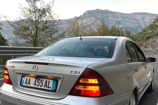 Makina ne shitje ne Shkoder - 2,200 Euro