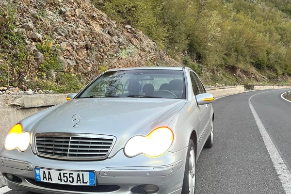 Makina ne shitje ne Shkoder - 2,200 Euro