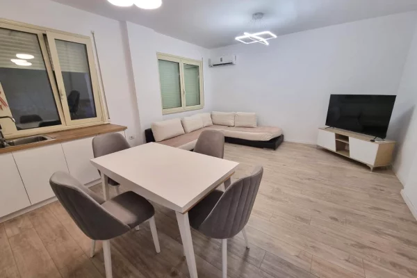 Shtepi me qera 1+1 ne Tirane - 700 Euro