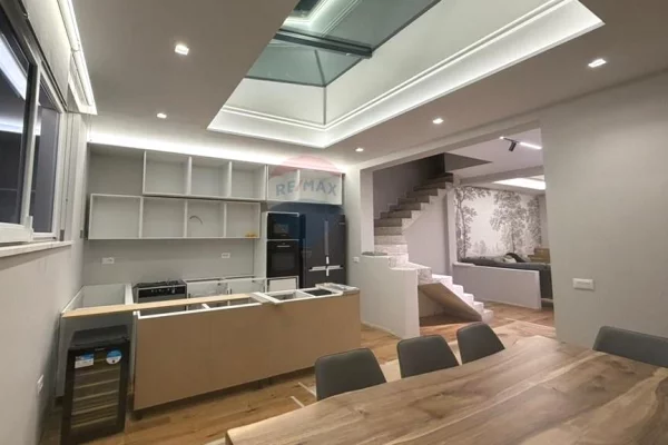 Shtepi me qera 4+1 ne Tirane - 4,000 Euro