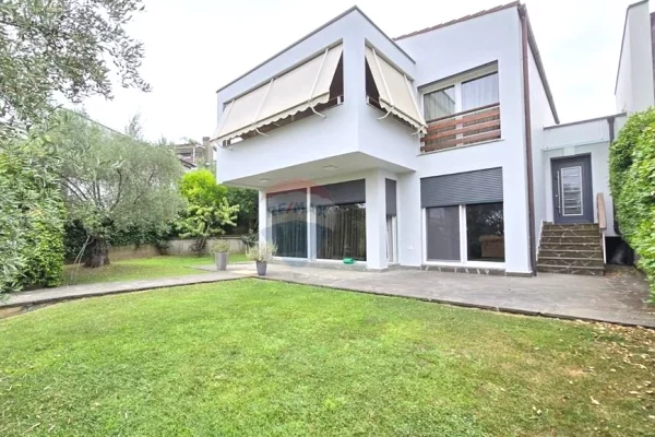 Shtepi me qera 3+1 ne Tirane - 2,500 Euro